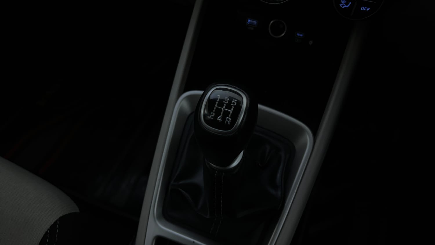 Used 2022 Hyundai Venue SX 1.2 Petrol Petrol Manual interior GEAR  KNOB VIEW