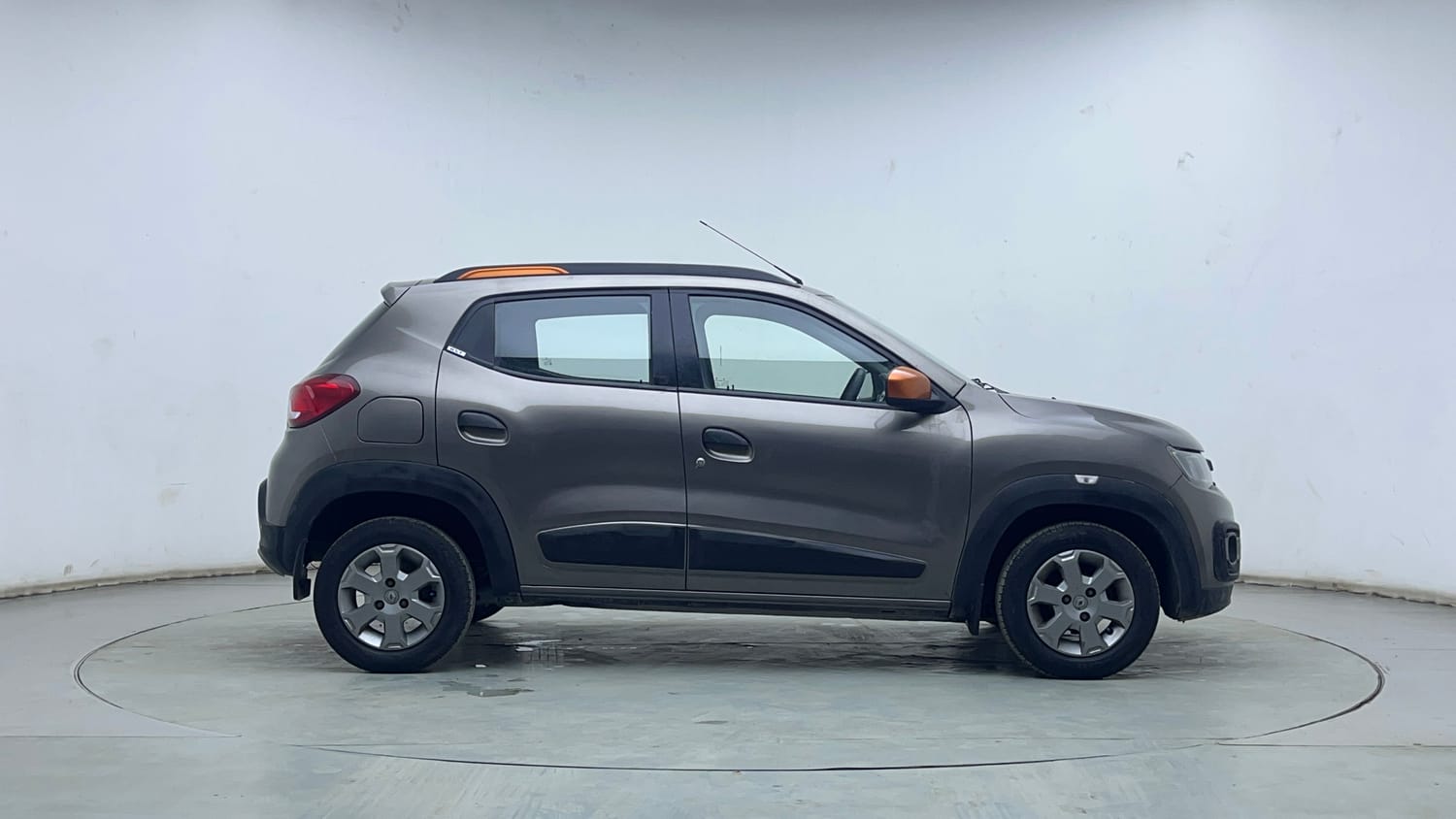 Used 2017 Renault Kwid CLIMBER 1.0 AMT Petrol Automatic exterior RIGHT SIDE VIEW
