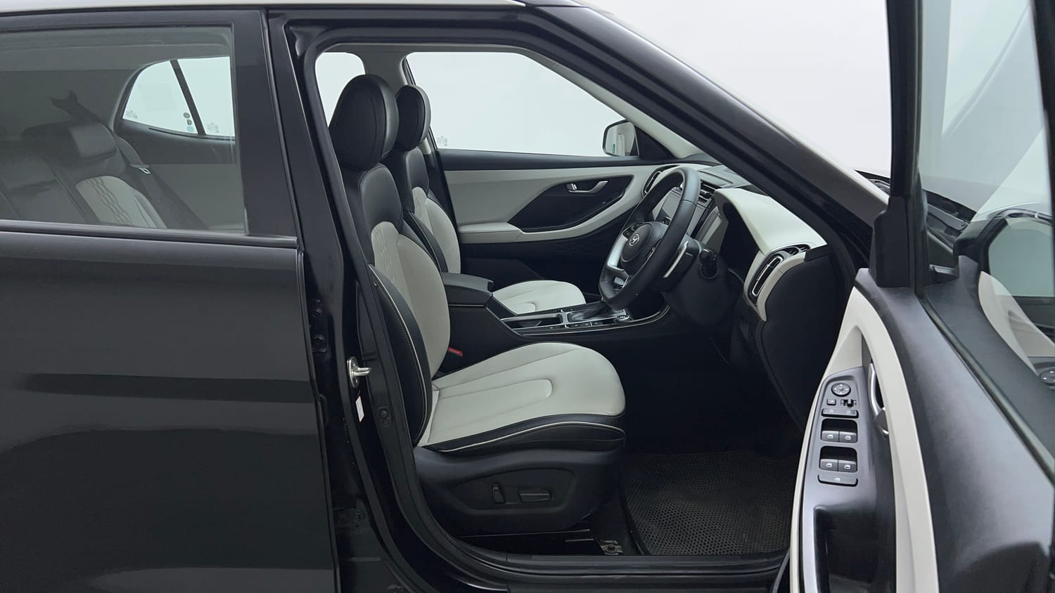 Used 2024 Hyundai Creta SX (O) 1.5 Petrol IVT Petrol Automatic interior RIGHT SIDE FRONT DOOR CABIN VIEW