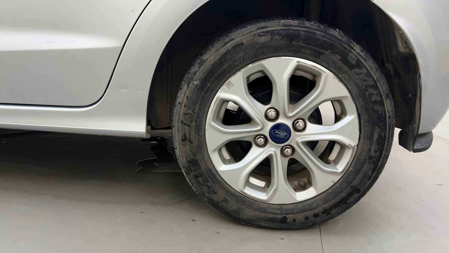 Used 2016 Ford Figo Titanium Plus 1.5 TDCi Diesel Manual tyres LEFT REAR TYRE RIM VIEW