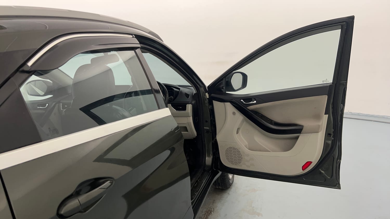Used 2021 Tata Nexon XZ Petrol Manual interior RIGHT FRONT DOOR OPEN VIEW