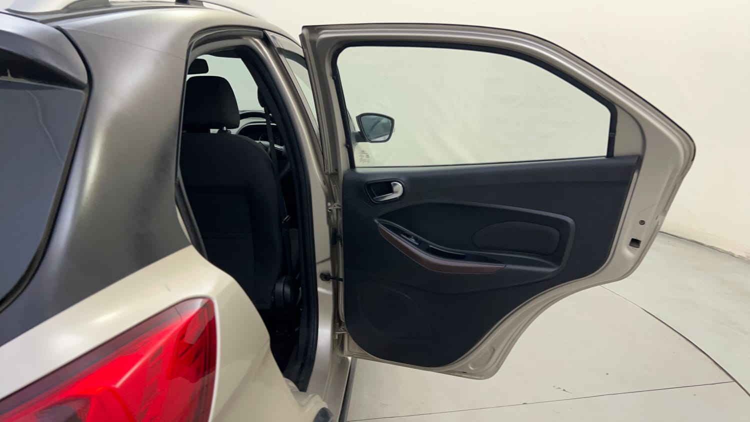 Used 2018 Ford Freestyle Titanium Plus 1.2 Ti-VCT Petrol Manual interior RIGHT REAR DOOR OPEN VIEW