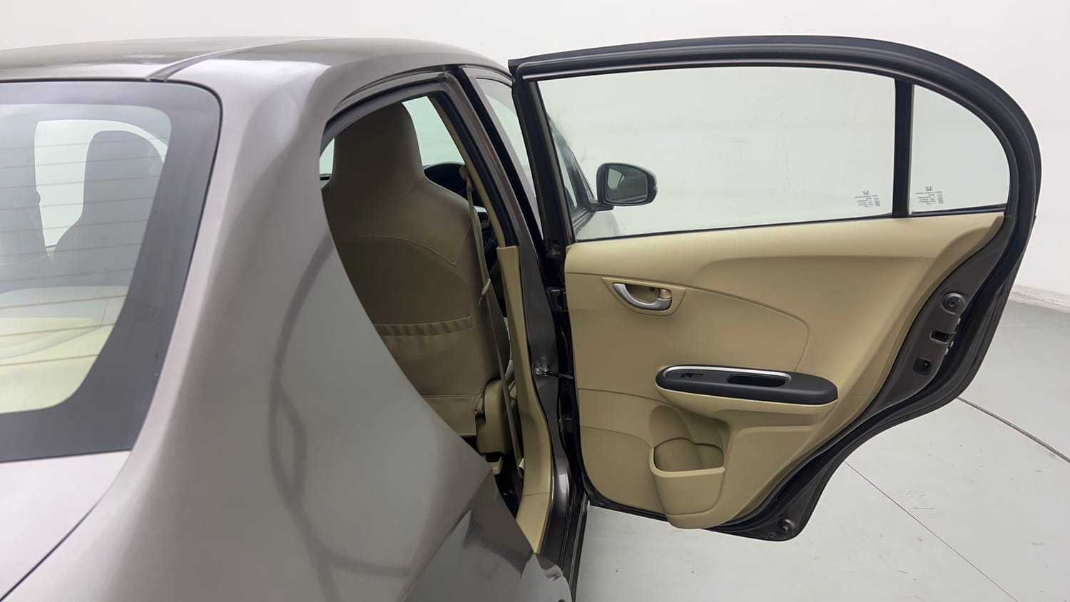 Used 2016 Honda Amaze 1.2 SX i-VTEC Petrol Manual interior RIGHT REAR DOOR OPEN VIEW