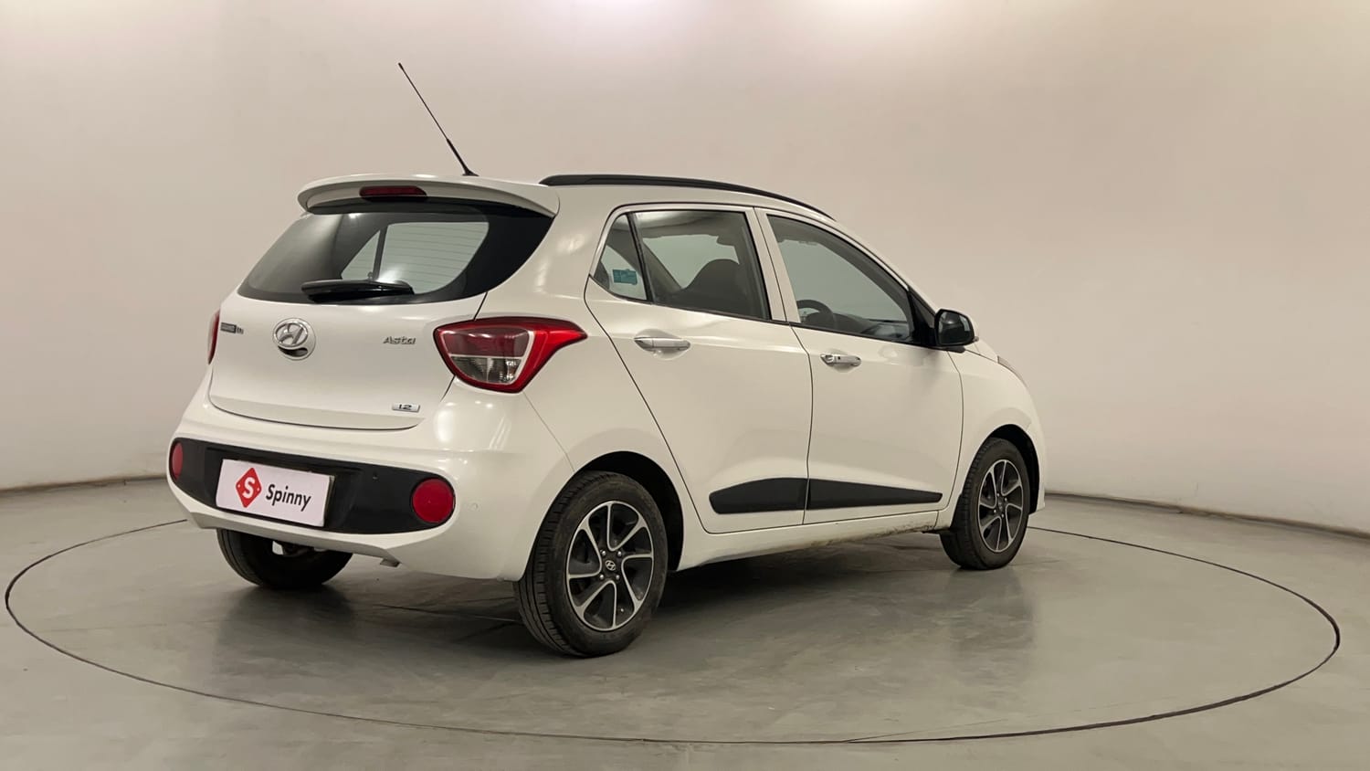 Used 2017 Hyundai Grand i10 Asta 1.2 Kappa VTVT Petrol Manual exterior RIGHT REAR CORNER VIEW