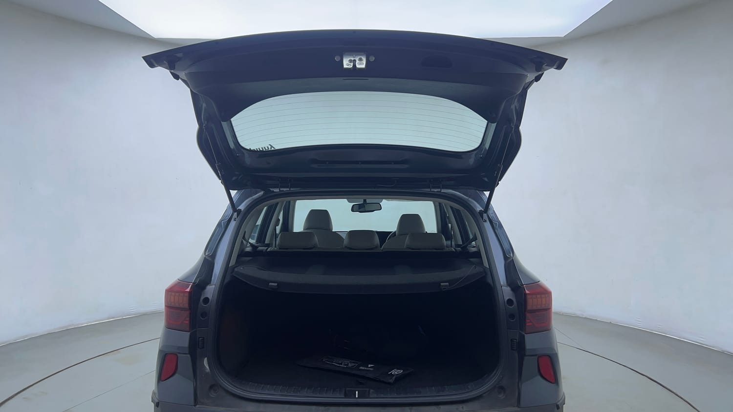 Used 2020 Kia Seltos HTX 1.5 Petrol Manual interior DICKY DOOR OPEN VIEW