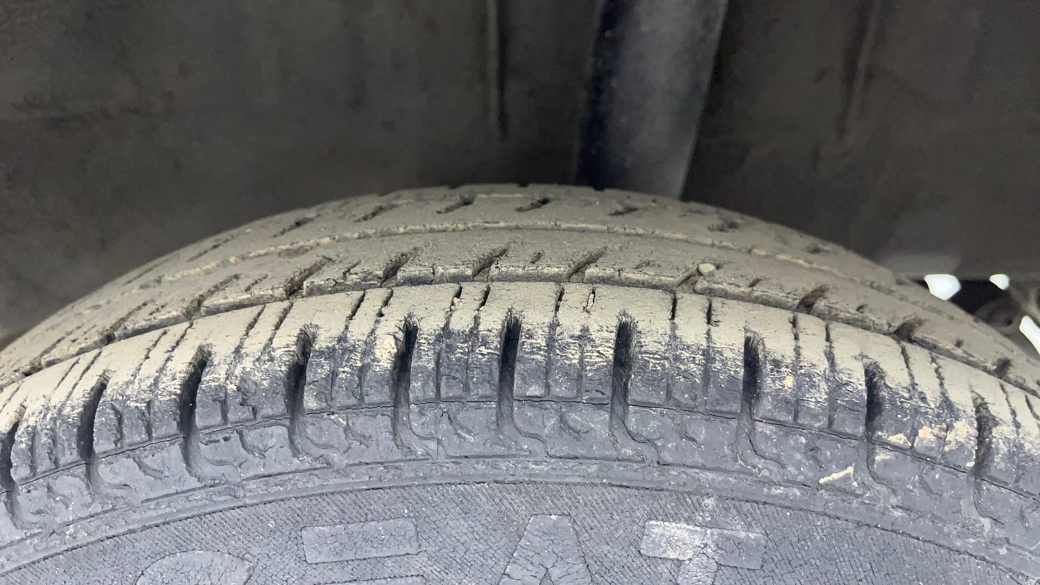 Used 2017 Renault Kwid CLIMBER 1.0 AMT Petrol Automatic tyres LEFT REAR TYRE TREAD VIEW