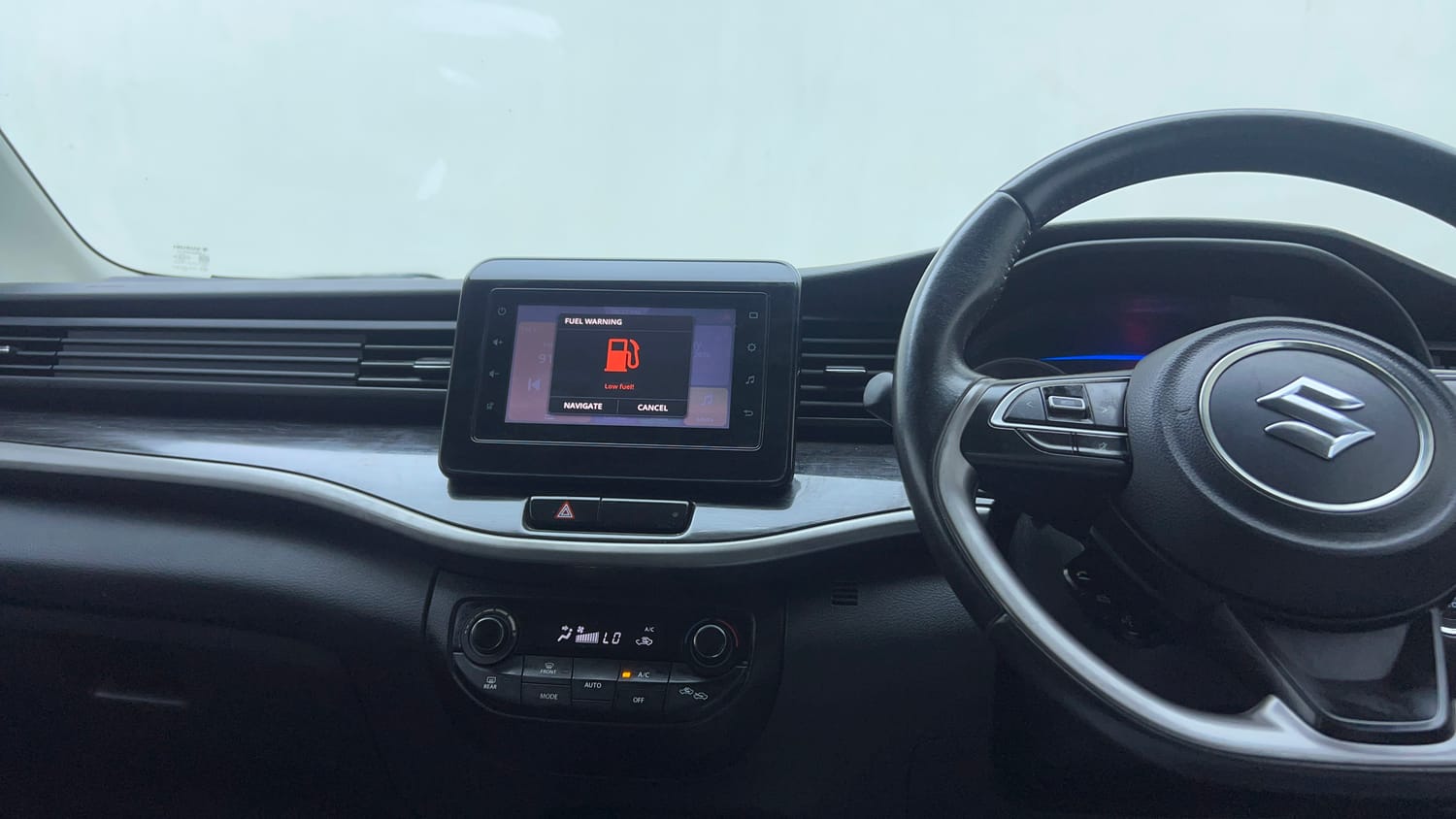 Used 2019 Maruti Suzuki XL6 Alpha MT Petrol Petrol Manual top_features Touch screen infotainment system