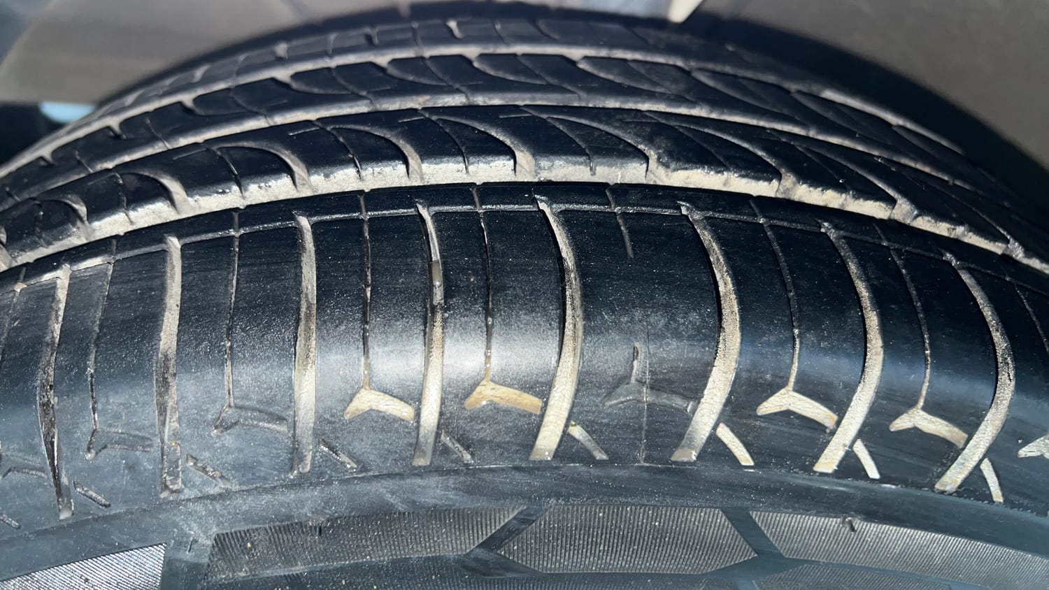 Used 2018 Maruti Suzuki Dzire ZXi AMT Petrol Automatic tyres LEFT FRONT TYRE TREAD VIEW
