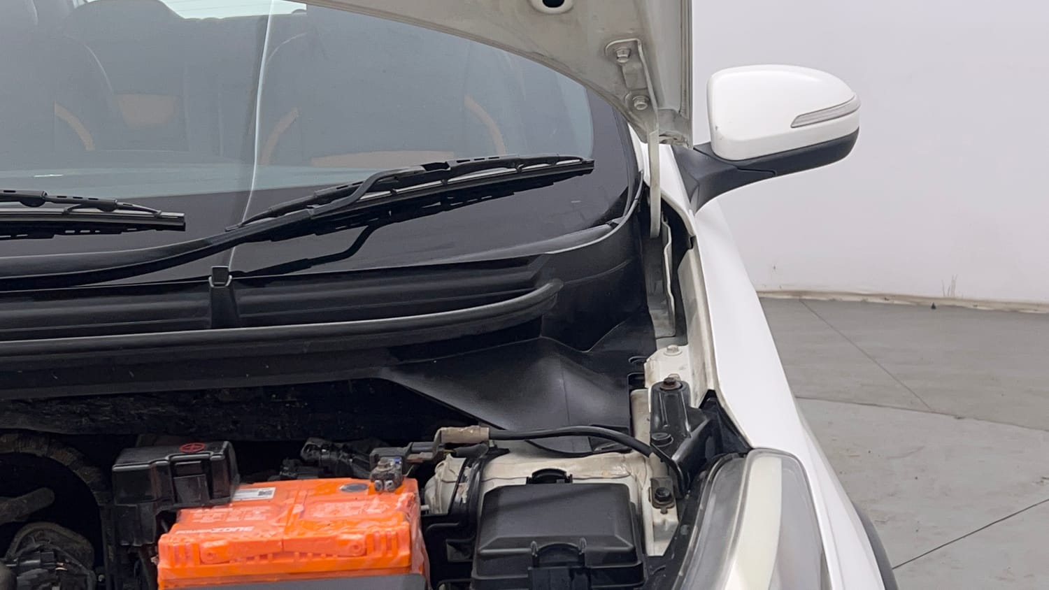 Used 2017 Hyundai i20 Active 1.2 S Petrol Manual engine ENGINE LEFT SIDE HINGE & APRON VIEW