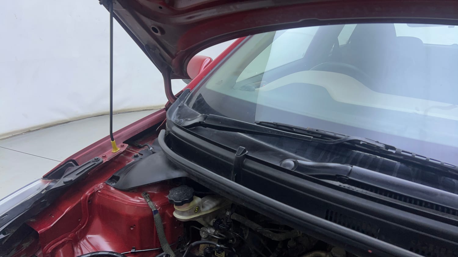 Used 2019 Hyundai Elite i20 Magna 1.2 Petrol Manual engine ENGINE RIGHT SIDE HINGE & APRON VIEW