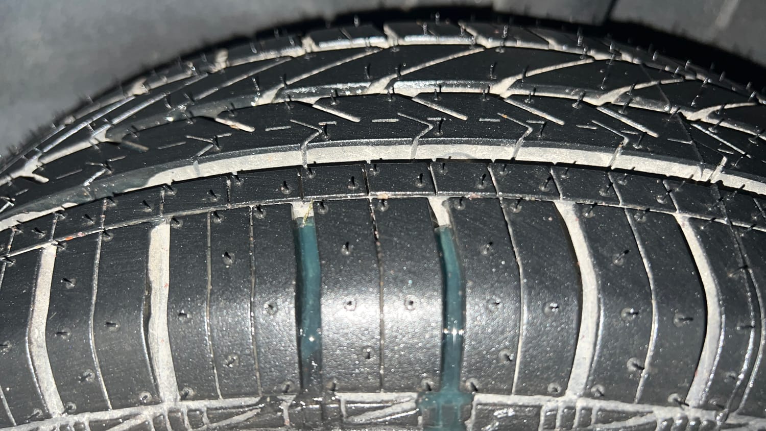 Used 2020 Renault Kwid 1.0 RXT Petrol Manual tyres LEFT REAR TYRE TREAD VIEW