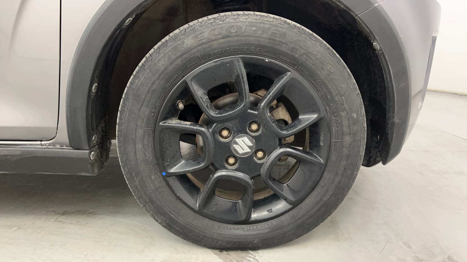 Used 2023 Maruti Suzuki Ignis Zeta 1.2 MT Petrol Manual tyres RIGHT FRONT TYRE RIM VIEW