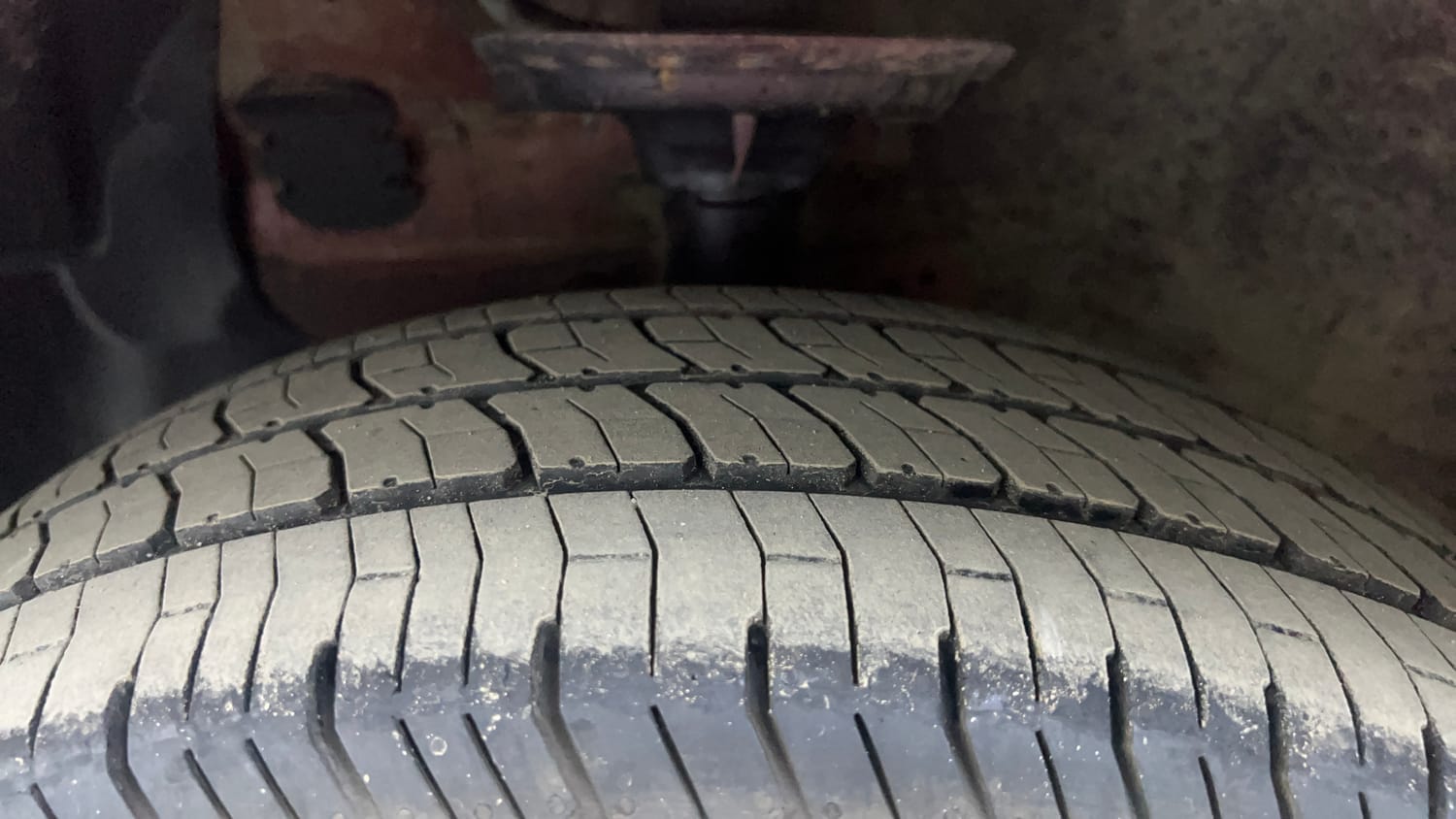 Used 2019 Hyundai Elite i20 Magna 1.2 Petrol Manual tyres LEFT FRONT TYRE TREAD VIEW