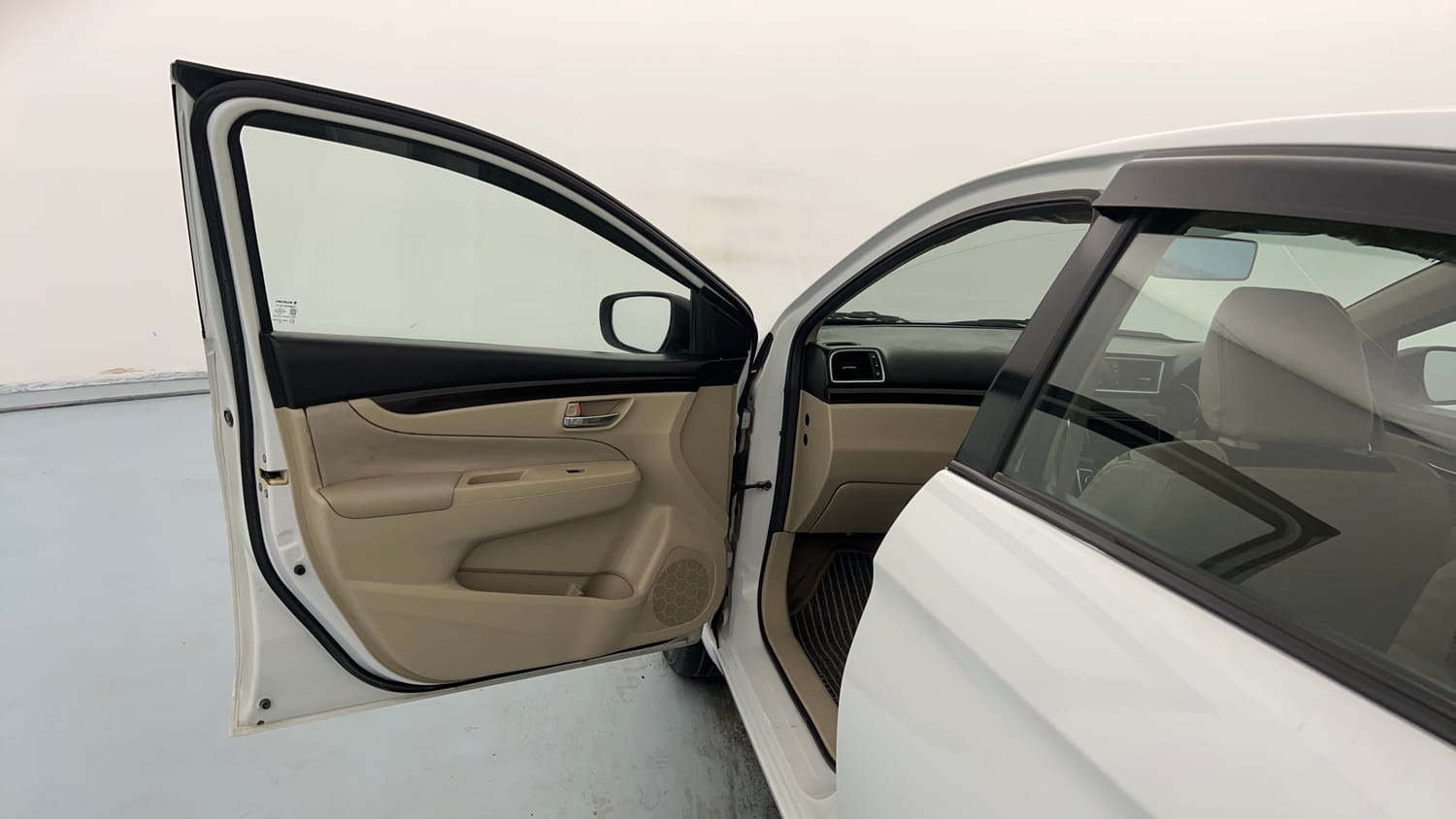 Used 2018 Maruti Suzuki Ciaz Delta 1.3 Hybrid Diesel Manual interior LEFT FRONT DOOR OPEN VIEW