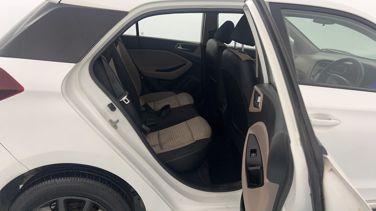 Used 2020 Hyundai Elite i20 Sportz Plus 1.2 Petrol Manual interior RIGHT SIDE REAR DOOR CABIN VIEW