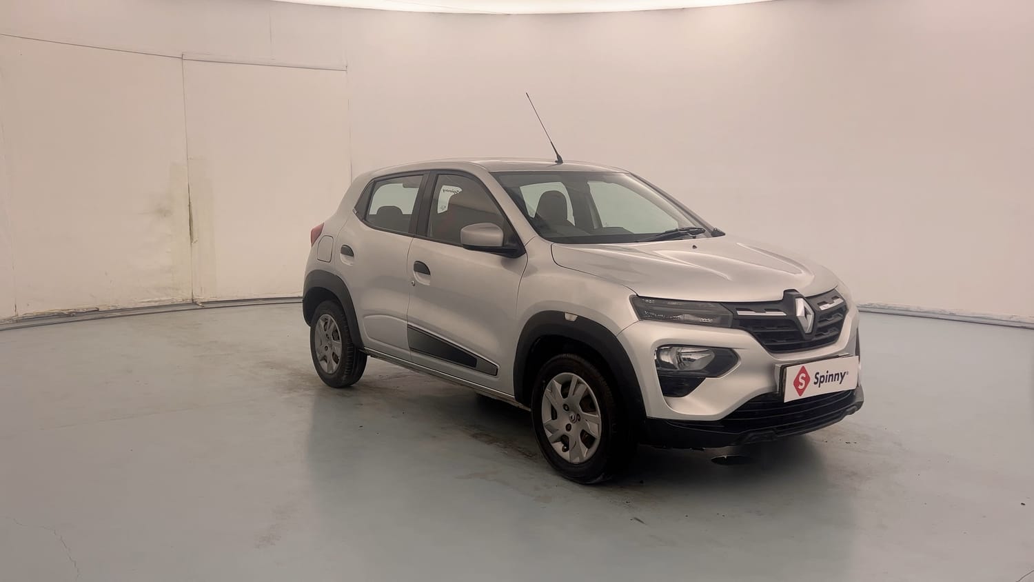 Used 2020 Renault Kwid 1.0 RXT Petrol Manual exterior RIGHT FRONT CORNER VIEW