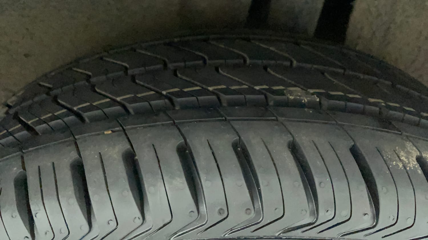 Used 2019 Maruti Suzuki Baleno Alpha Petrol Manual tyres LEFT REAR TYRE TREAD VIEW
