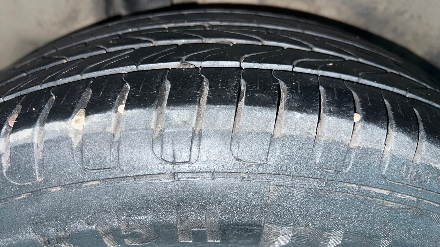 Used 2019 Maruti Suzuki Ciaz Delta Hybrid 1.5 Petrol Manual tyres RIGHT REAR TYRE TREAD VIEW