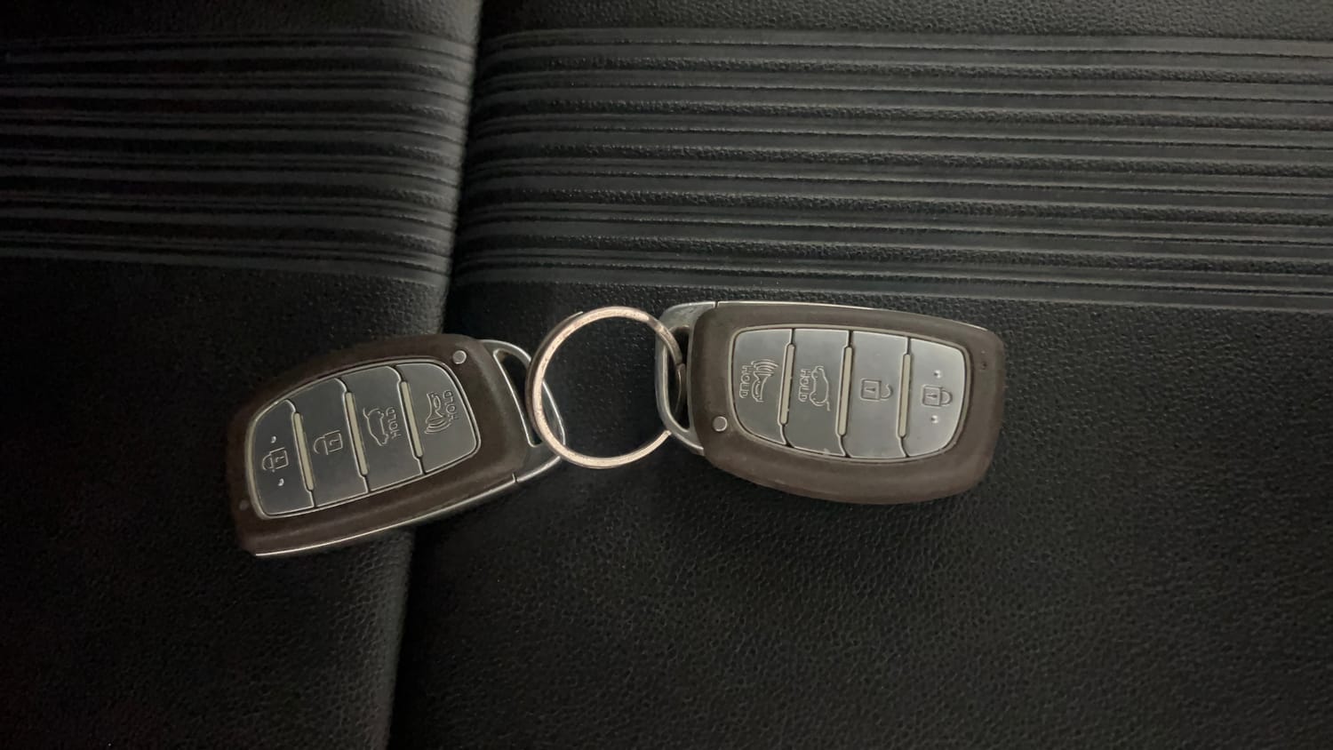 Used 2020 Hyundai New i20 Asta (O) 1.0 Turbo DCT Petrol Automatic extra CAR KEY VIEW