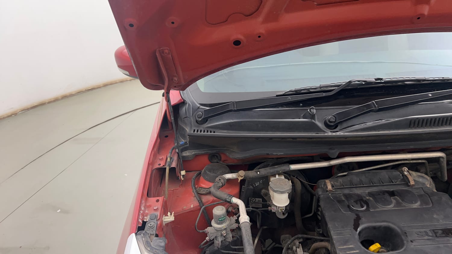 Used 2016 Maruti Suzuki Celerio ZXi Petrol Manual engine ENGINE RIGHT SIDE HINGE & APRON VIEW