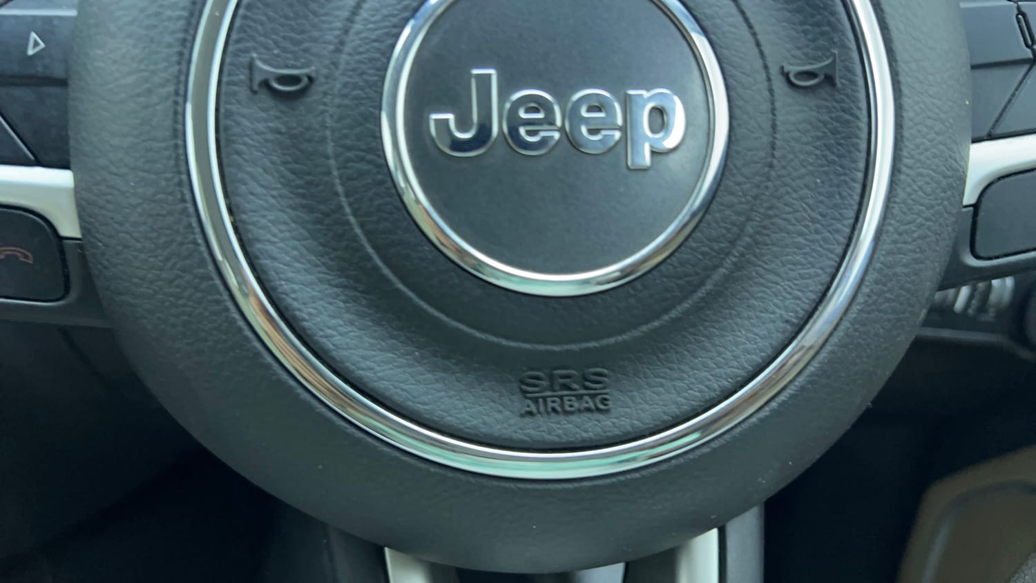 Used 2018 Jeep Compass Longitude (O) 2.0 Diesel Diesel Manual top_features Airbags