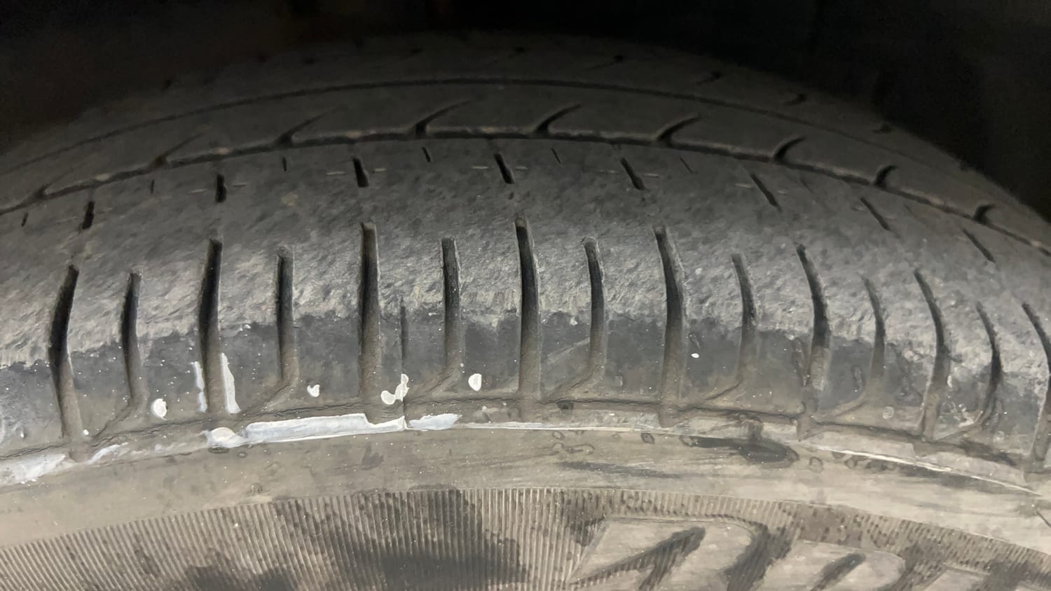 Used 2015 Maruti Suzuki Ciaz ZXi Petrol Manual tyres RIGHT FRONT TYRE TREAD VIEW