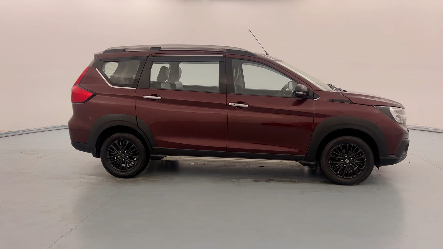 Used 2020 Maruti Suzuki XL6 Alpha MT Petrol Petrol Manual exterior RIGHT SIDE VIEW