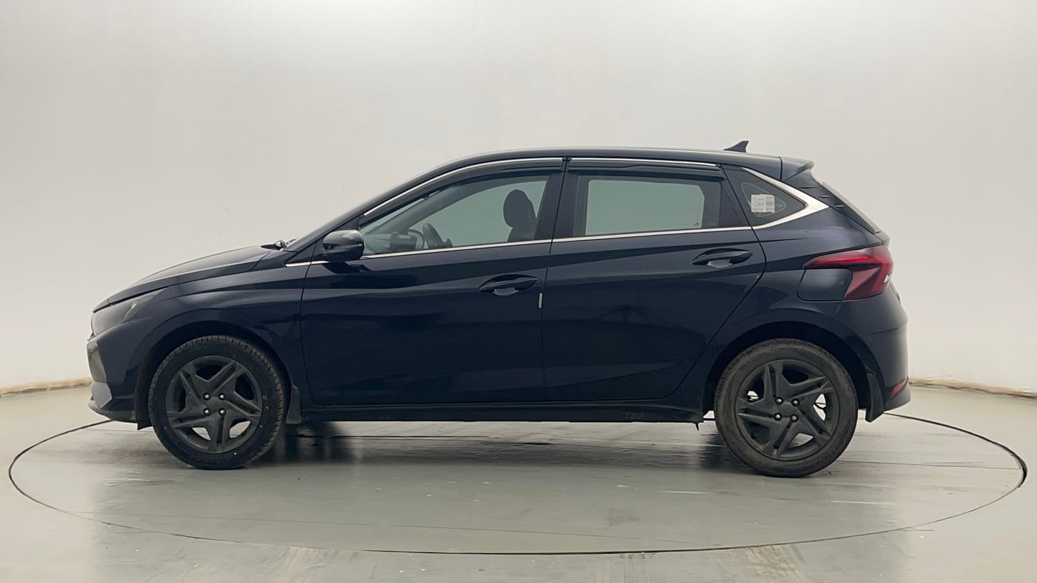 Used 2023 Hyundai New i20 Sportz 1.2 MT Petrol Manual exterior LEFT SIDE VIEW
