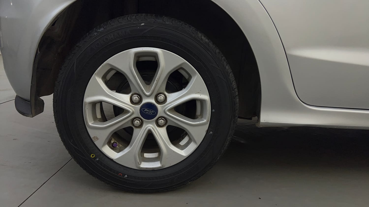 Used 2016 Ford Figo Titanium Plus 1.5 TDCi Diesel Manual tyres RIGHT REAR TYRE RIM VIEW