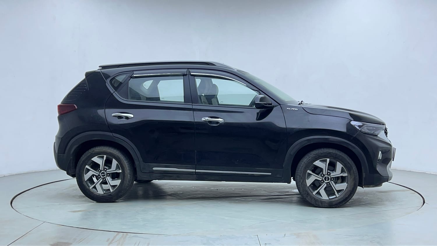 Used 2023 Kia Sonet HTX 1.5 AT Diesel Automatic exterior RIGHT SIDE VIEW
