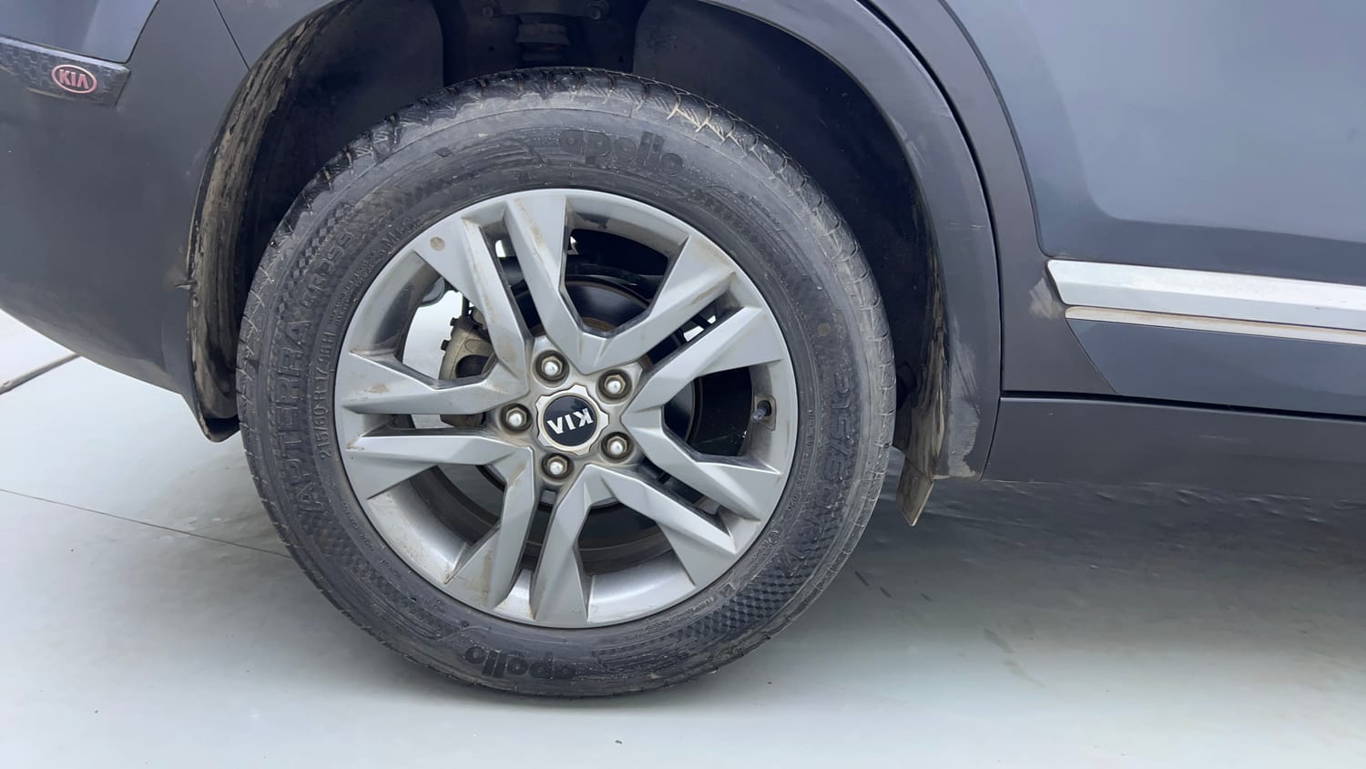 Used 2020 Kia Seltos HTX 1.5 Petrol Manual tyres RIGHT REAR TYRE RIM VIEW