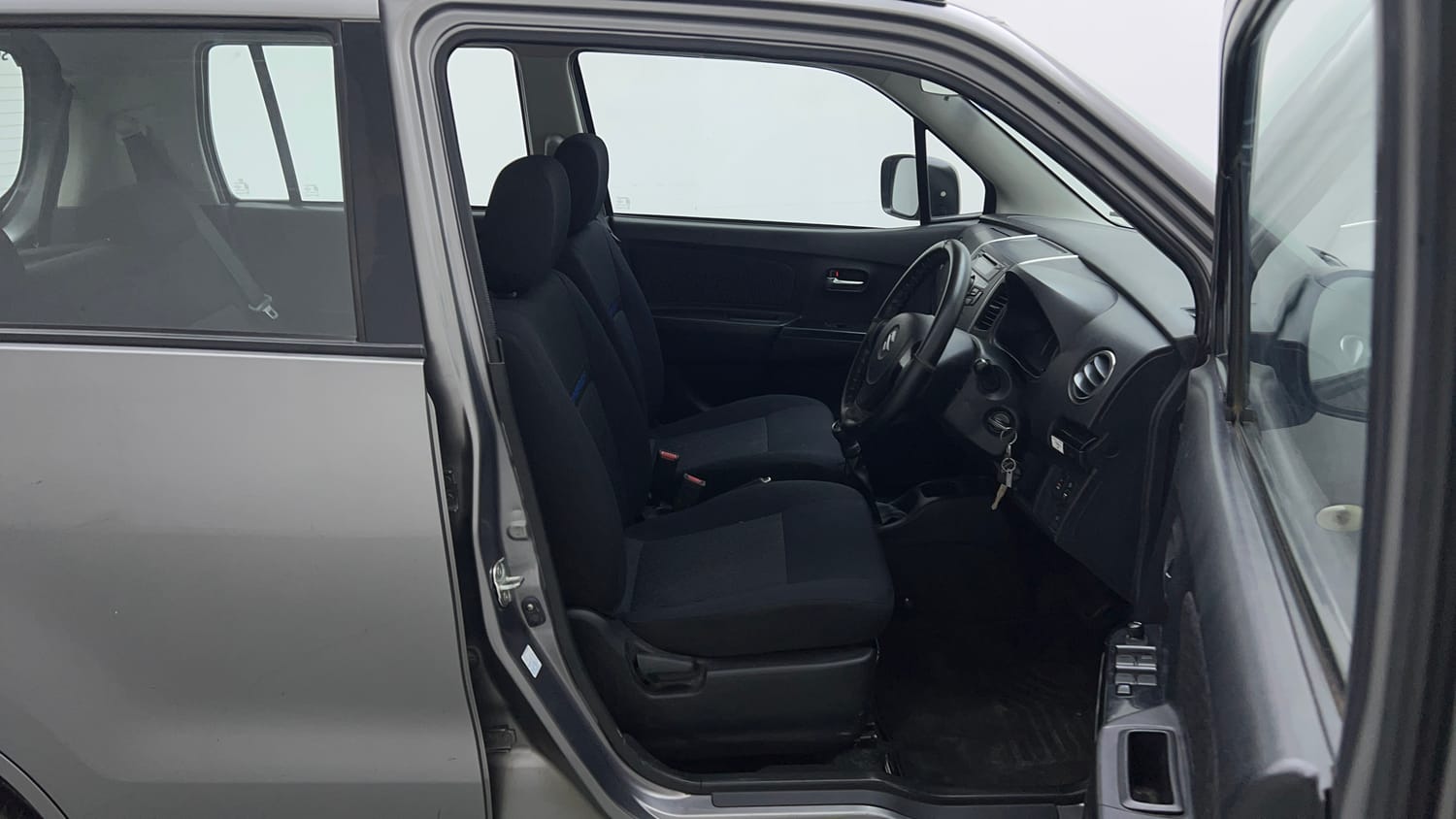 Used 2013 Maruti Suzuki Wagon R Stingray VXi Petrol Manual interior RIGHT SIDE FRONT DOOR CABIN VIEW