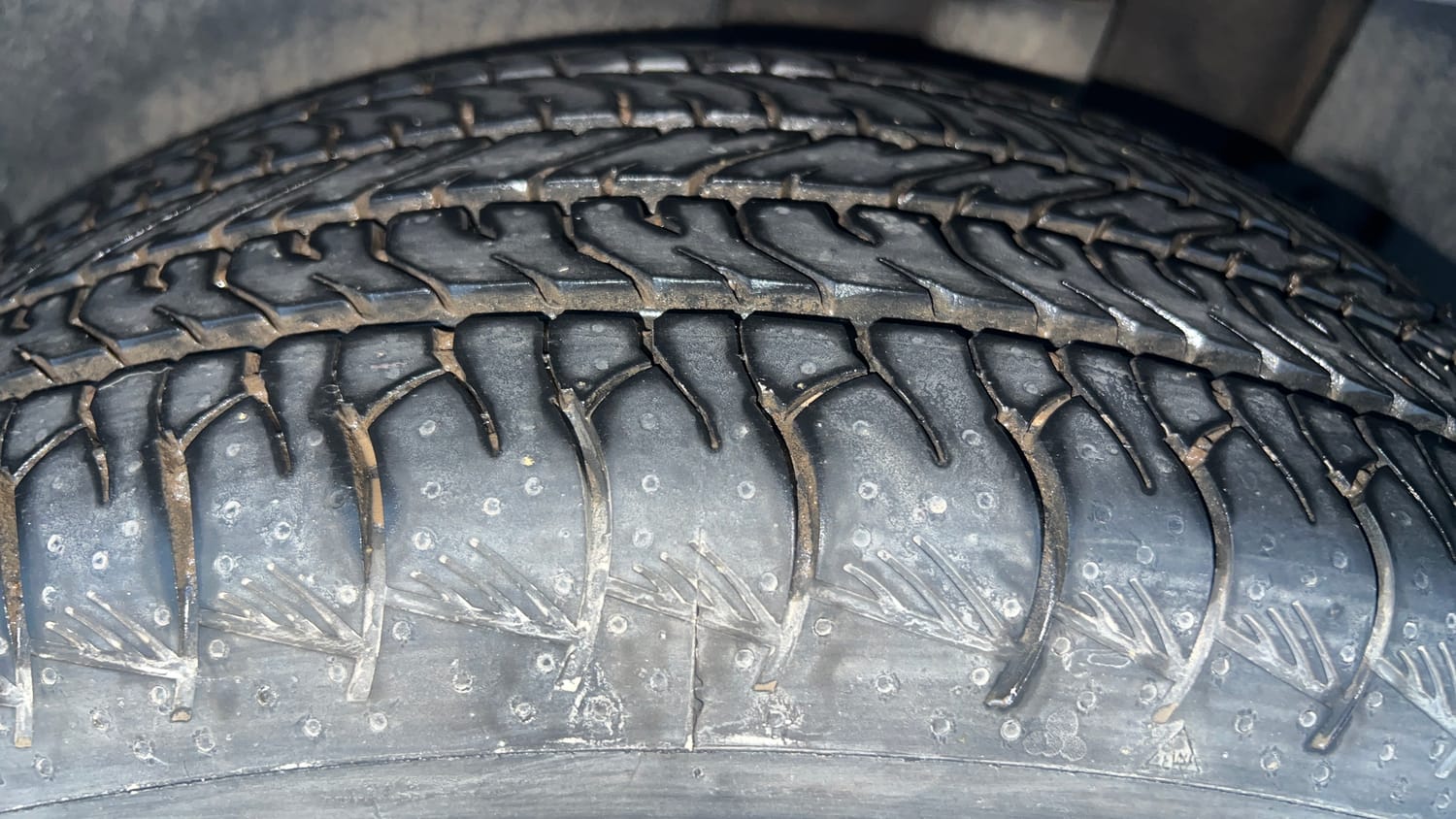 Used 2020 Kia Seltos HTX 1.5 Petrol Manual tyres LEFT REAR TYRE TREAD VIEW
