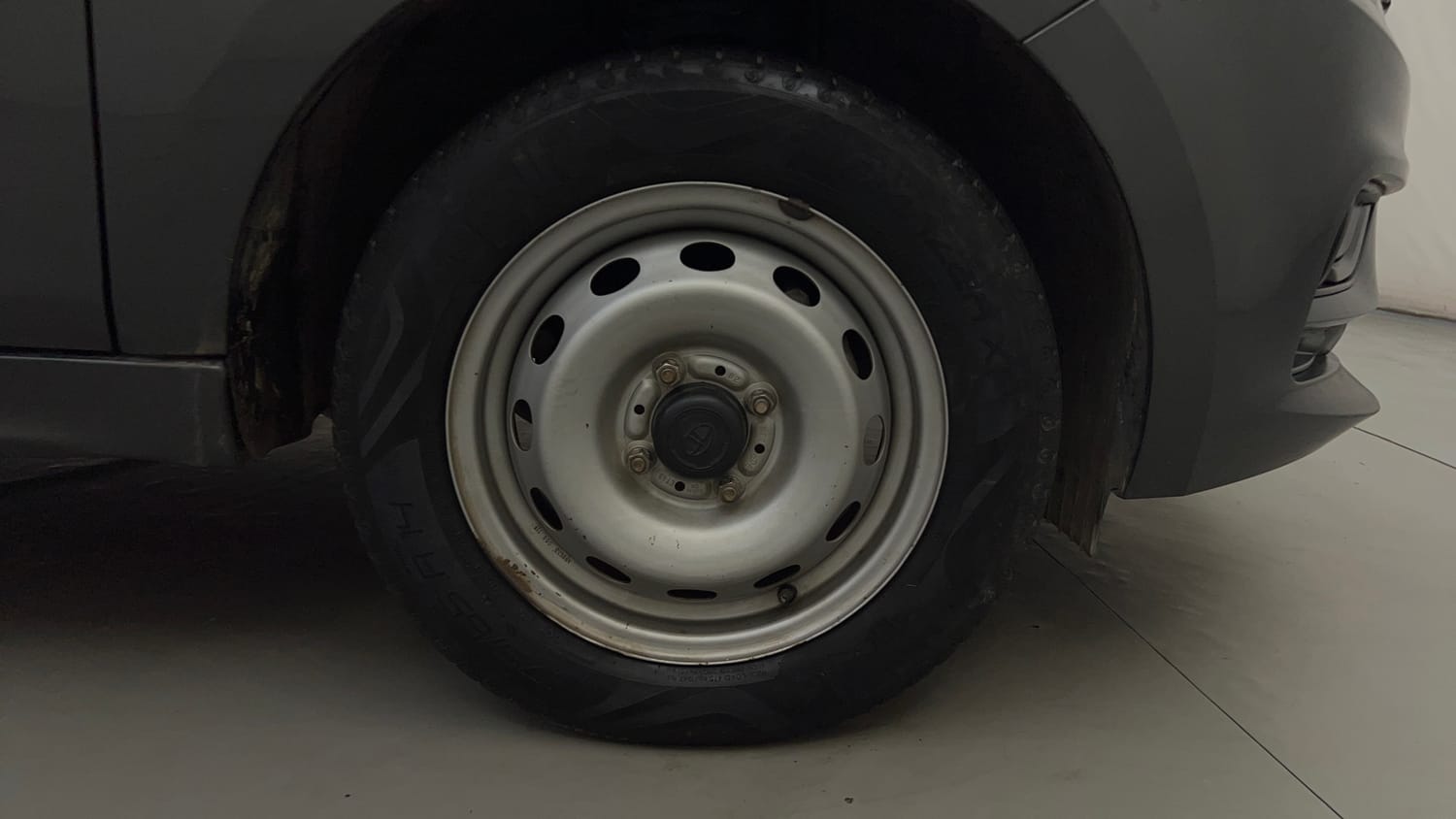 Used 2021 Tata Tiago XE Petrol Manual tyres RIGHT FRONT TYRE RIM VIEW