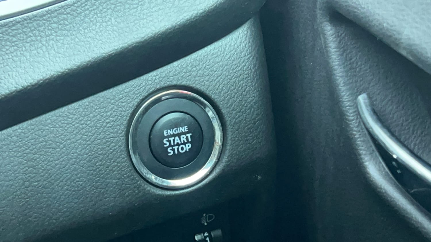 Used 2021 Maruti Suzuki Baleno Alpha Petrol Manual top_features Keyless start