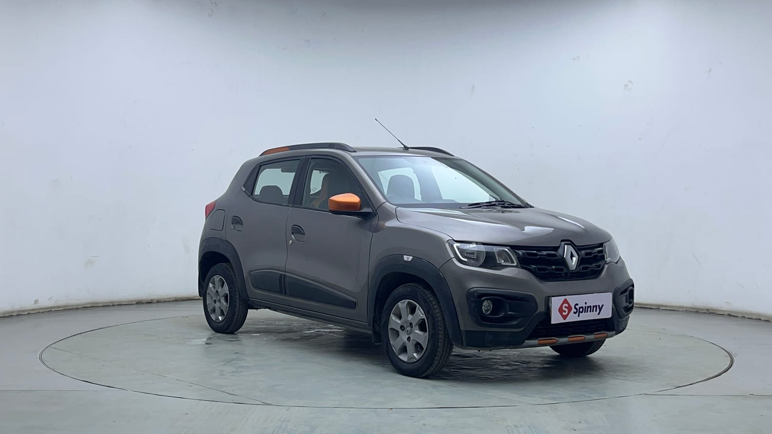 Used 2017 Renault Kwid CLIMBER 1.0 AMT Petrol Automatic exterior RIGHT FRONT CORNER VIEW