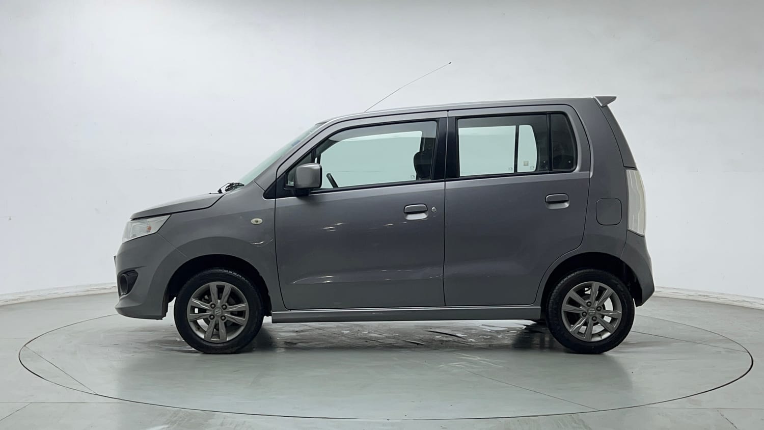 Used 2013 Maruti Suzuki Wagon R Stingray VXi Petrol Manual exterior LEFT SIDE VIEW