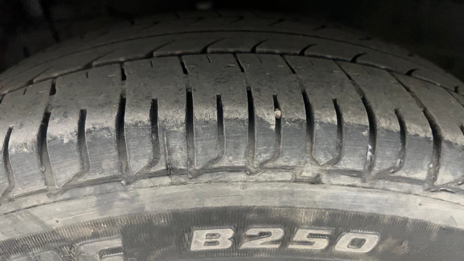Used 2015 Maruti Suzuki Ciaz ZXi Petrol Manual tyres LEFT FRONT TYRE TREAD VIEW