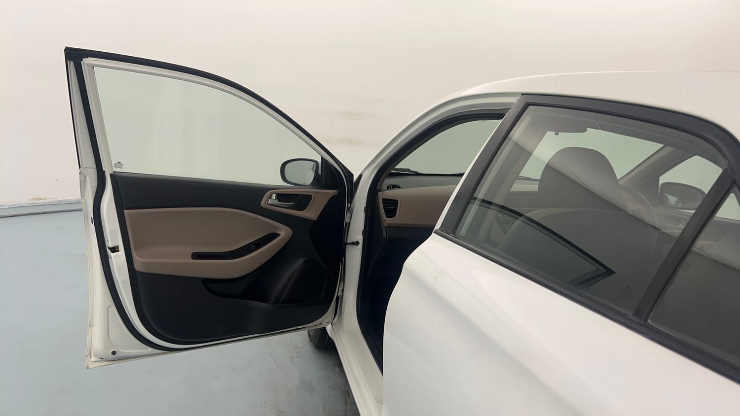 Used 2020 Hyundai Elite i20 Sportz Plus 1.2 Petrol Manual interior LEFT FRONT DOOR OPEN VIEW