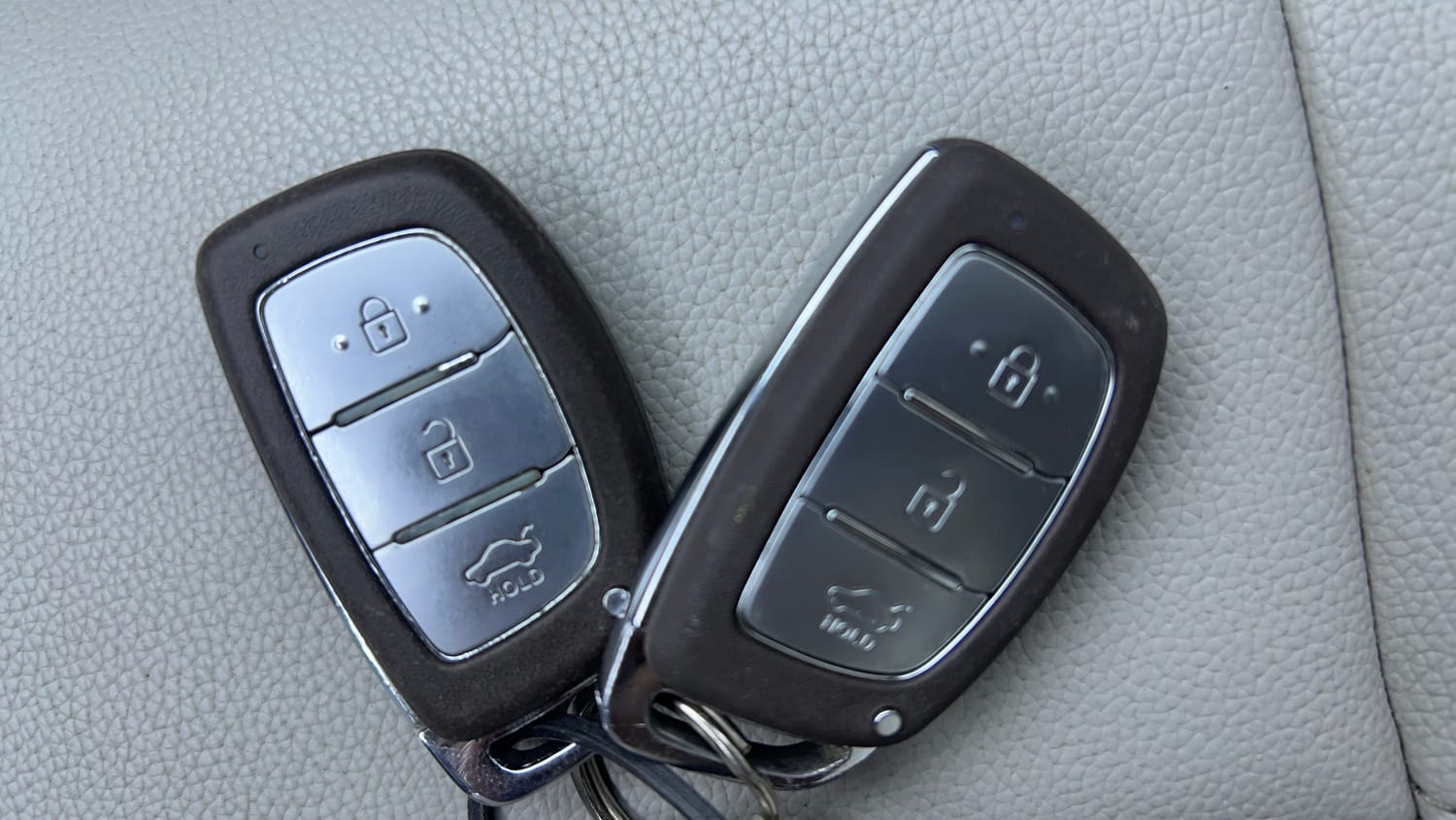 Used 2021 Hyundai Aura SX Plus 1.2 AMT Petrol Petrol Automatic extra CAR KEY VIEW