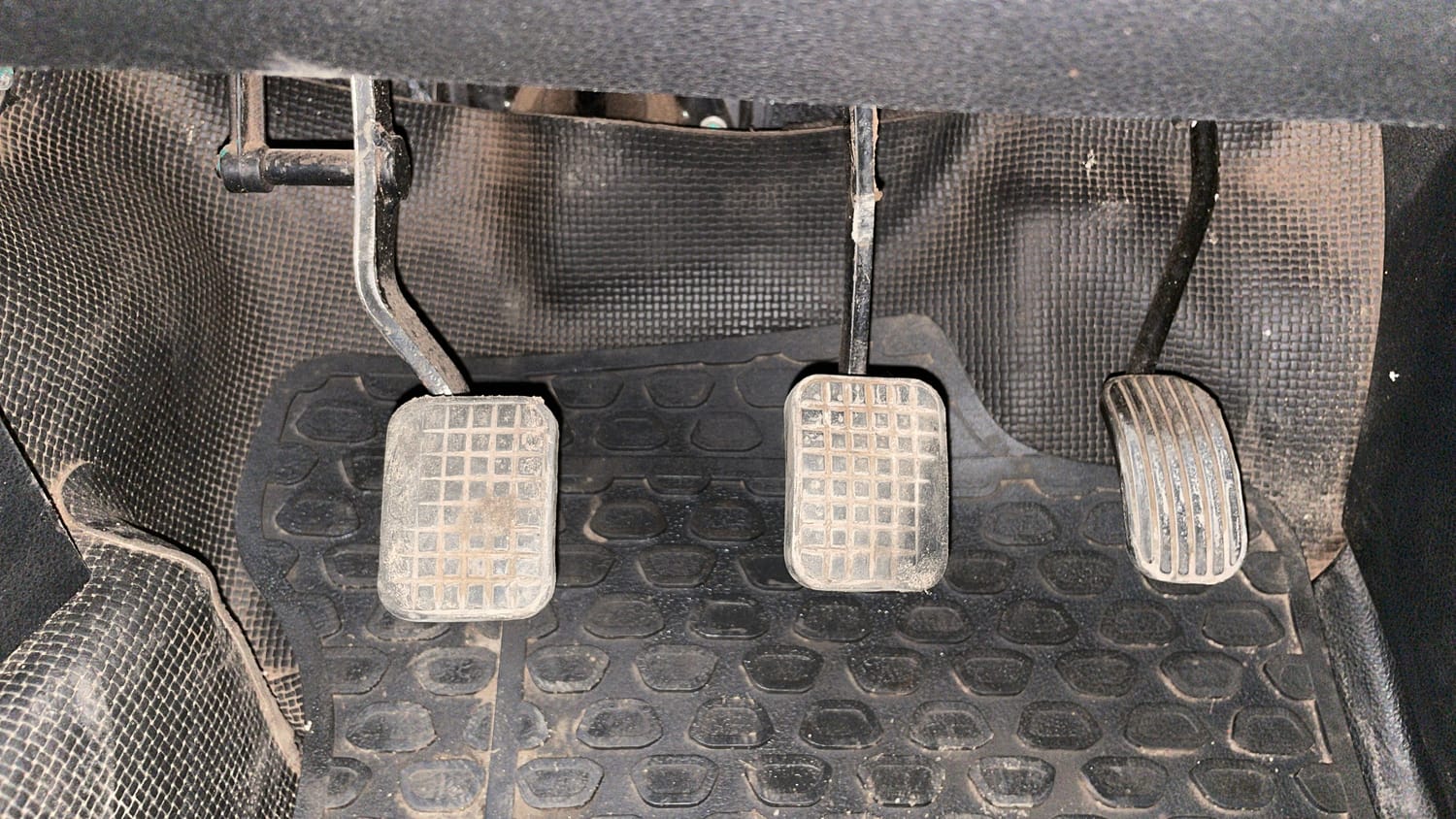 Used 2017 Tata Hexa XT 4x2 7 STR Diesel Manual interior PEDALS VIEW