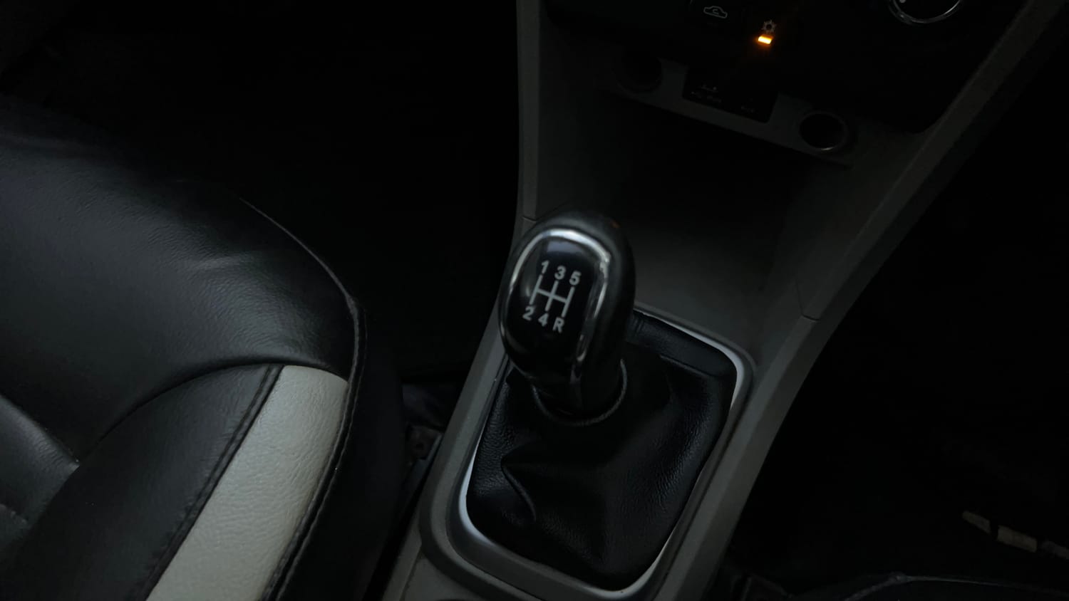 Used 2016 Tata Tiago Revotron XT Petrol Manual interior GEAR  KNOB VIEW