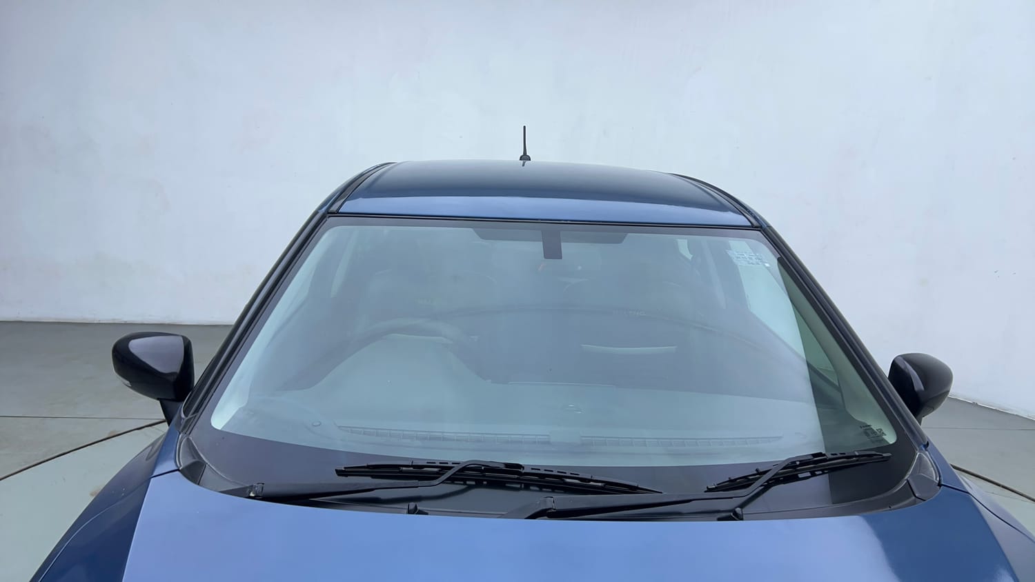Used 2016 Maruti Suzuki Baleno Alpha 1.2 Petrol Manual exterior FRONT WINDSHIELD VIEW