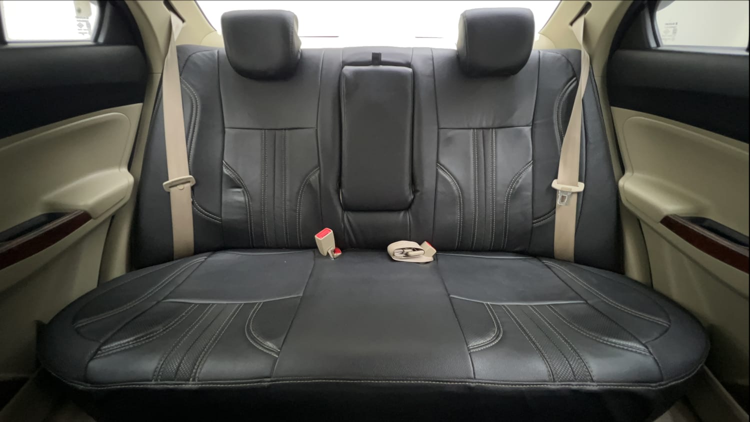 Used 2018 Maruti Suzuki Dzire VXi AMT Petrol Automatic interior REAR SEAT CONDITION VIEW