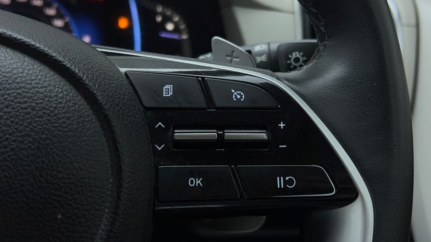 Used 2024 Hyundai Creta SX (O) 1.5 Petrol IVT Petrol Automatic top_features Cruise control