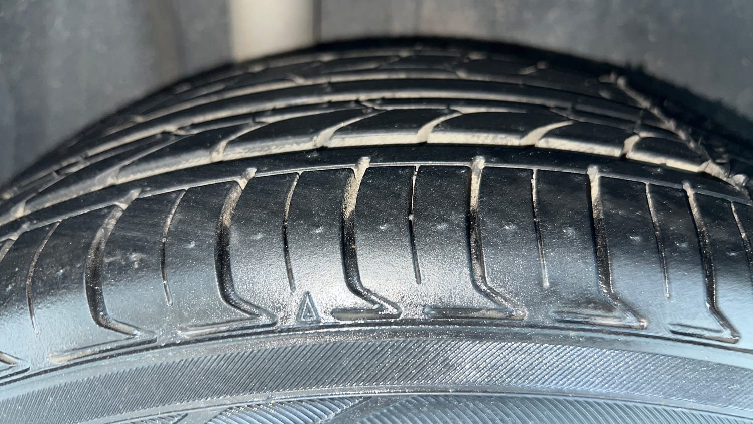 Used 2018 Ford Freestyle Titanium 1.2 Ti-VCT Petrol Manual tyres RIGHT REAR TYRE TREAD VIEW