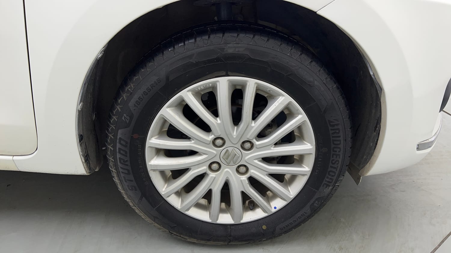 Used 2018 Maruti Suzuki Dzire ZXi AMT Petrol Automatic tyres RIGHT FRONT TYRE RIM VIEW