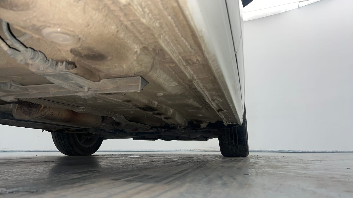 Used 2024 Volkswagen Virtus Highline 1.0 TSI AT Petrol Automatic extra REAR RIGHT UNDERBODY VIEW