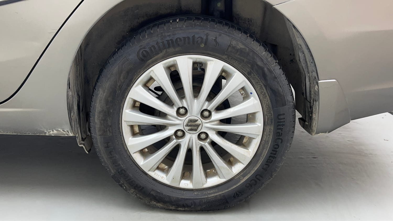 Used 2019 Maruti Suzuki Ciaz Delta Hybrid 1.5 Petrol Manual tyres LEFT REAR TYRE RIM VIEW