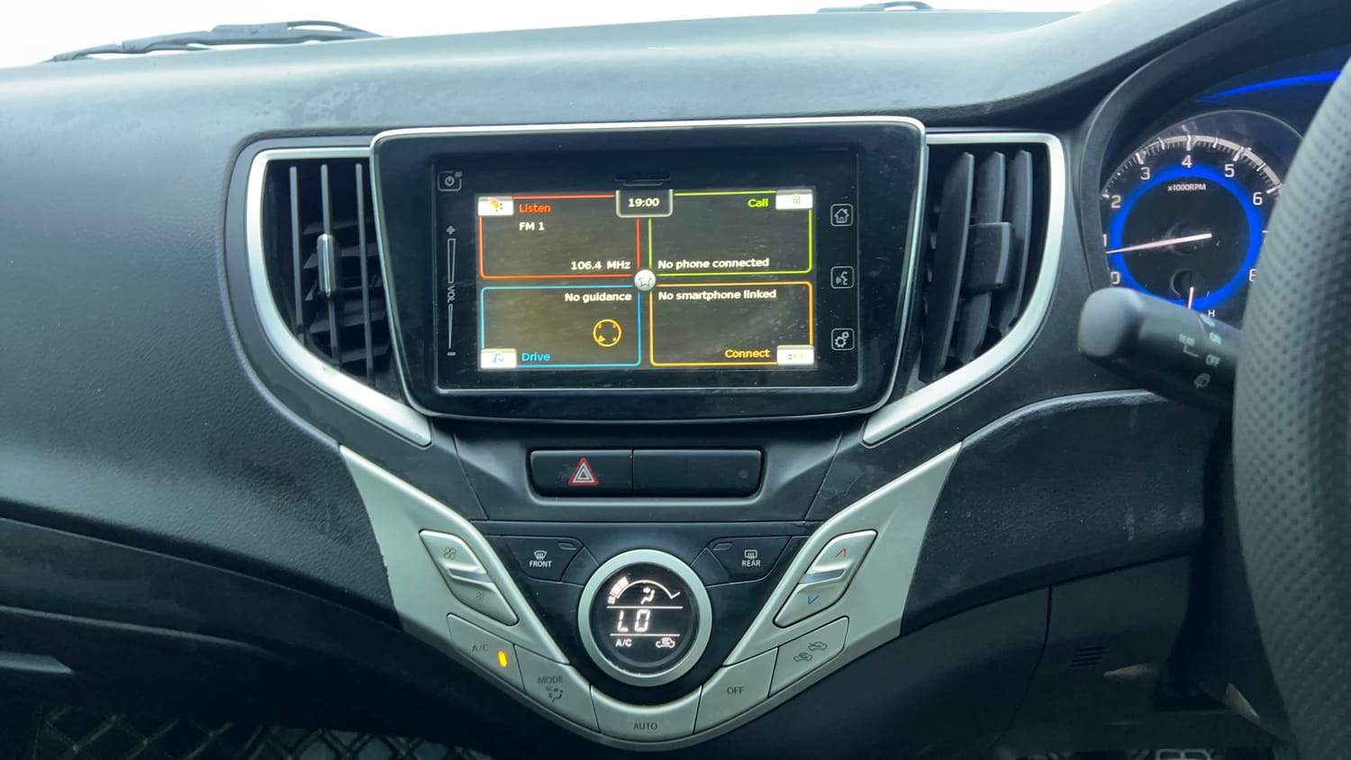 Used 2016 Maruti Suzuki Baleno Alpha 1.2 Petrol Manual top_features Integrated (in-dash) music system